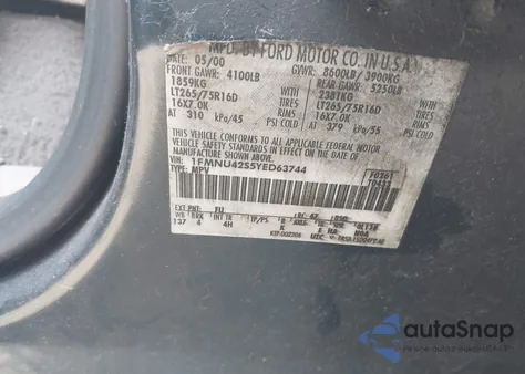 2000 Ford Excursion Limited z USA, uszkodzony, nr VIN 1FMNU42S5YED63744